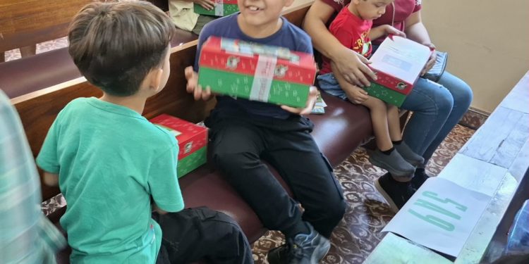 Más que un regalo: las “Cajitas de Amor” tocaron miles de corazones en Paraguay