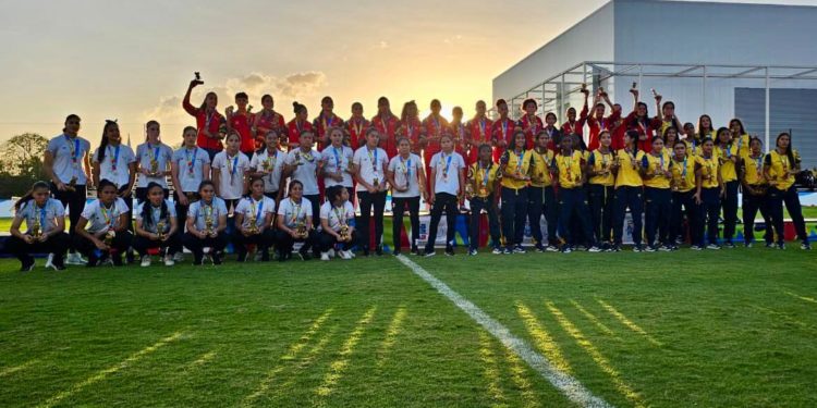 La Albirroja Femenina brilla en Panamá y se cuelga la medalla de plata