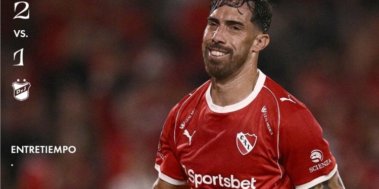 Gabriel Ávalos lidera la remontada de Independiente con gol y asistencia