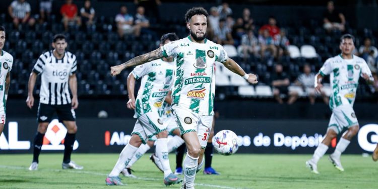 Duelo de necesidades en La Arboleda: Rubio Ñu estrena DT ante un Libertad herido