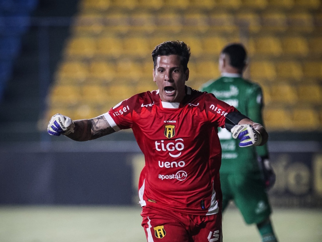 Servio: el guardián goleador que rompe récords con Guaraní