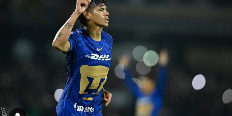 Robert Morales lidera la remontada épica de Pumas con un doblete