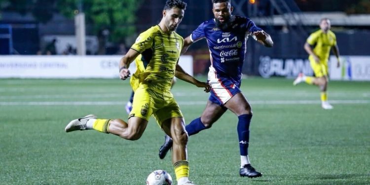 Nacional y Recoleta abren la jornada en Barrio Obrero