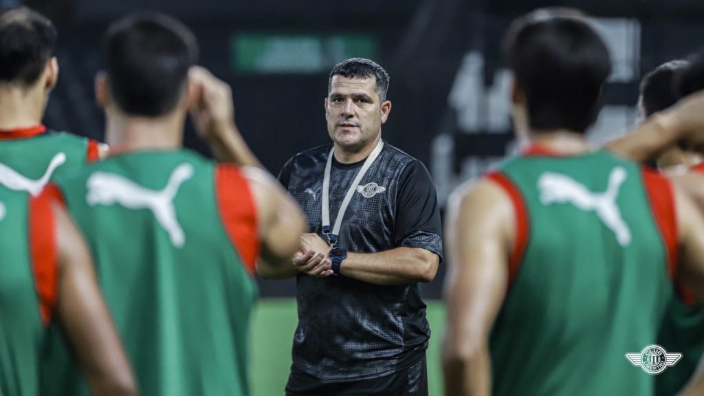 Juan Samudio asume la conducción del Gumarelo con un cuerpo técnico de figuras históricas