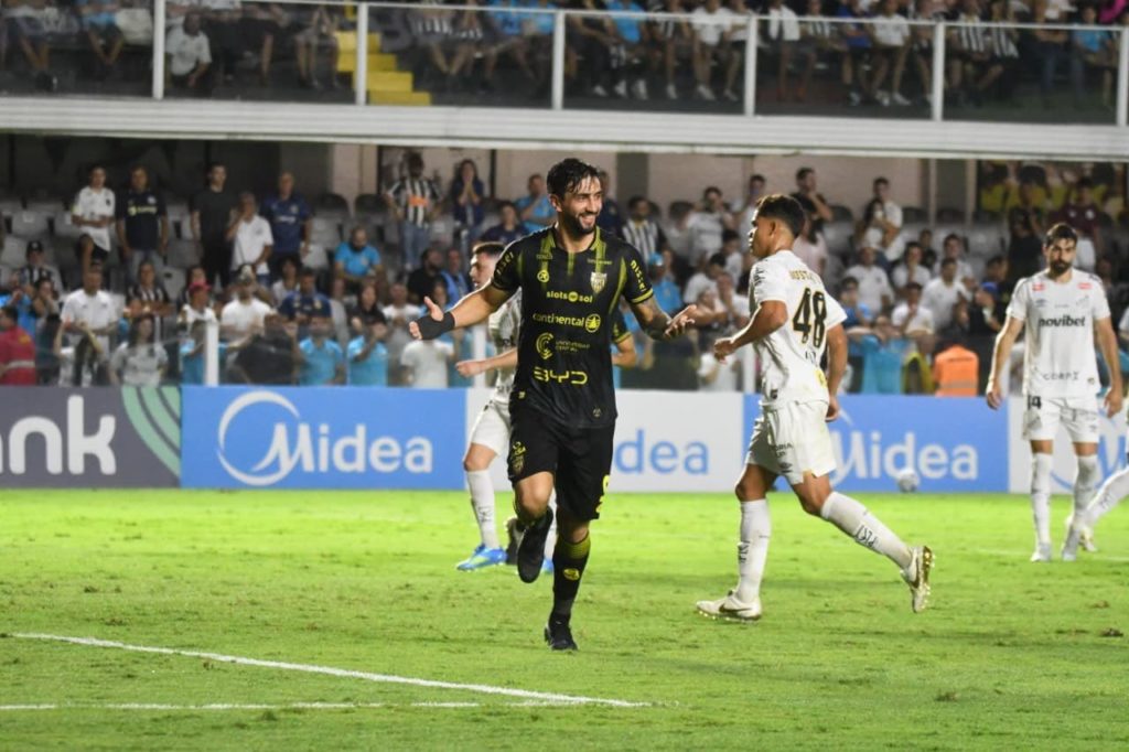 Recoleta busca su primer grito de victoria en una noche histórica ante Deportivo Cuenca