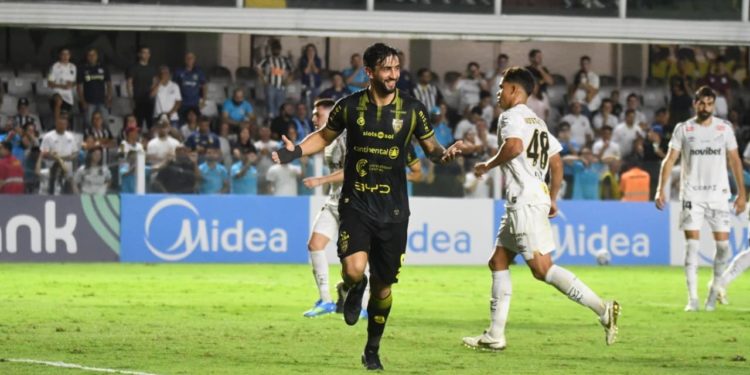 Recoleta busca su primer grito de victoria en una noche histórica ante Deportivo Cuenca