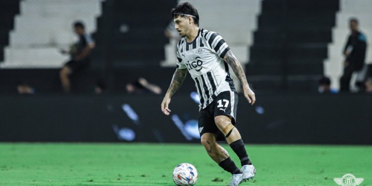 Libertad se juega la vida ante Independiente del Valle en La Huerta