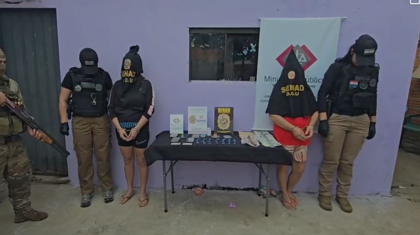 Madre e hijas detenidas: la triste realidad del microtráfico como «empresa familiar» Madre e hijas detenidas: la triste realidad del microtráfico como «empresa familiar»