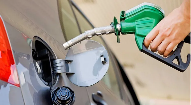 Alerta en surtidores: combustibles podrían dispararse hasta G. 900 por litro Alerta en surtidores: combustibles podrían dispararse hasta G. 900 por litro