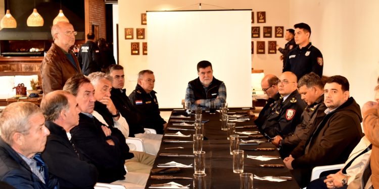 ARP y Policía declaran ofensiva conjunta contra el abigeato en el Chaco ARP y Policía declaran ofensiva conjunta contra el abigeato en el Chaco