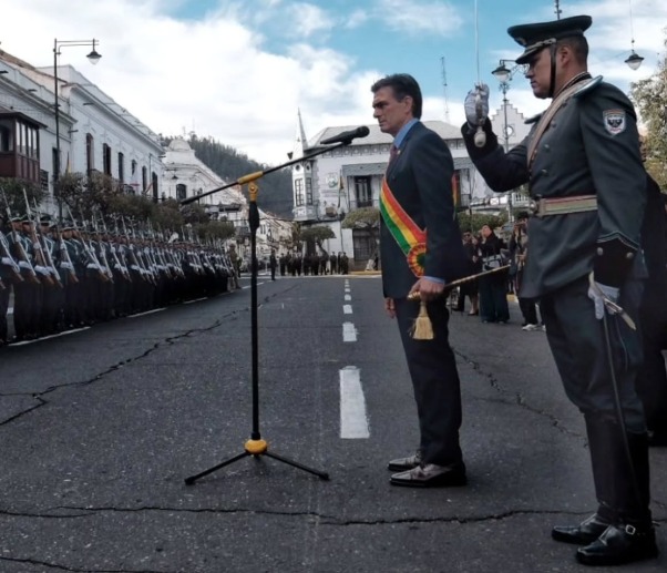 Presidente de Bolivia y sus ministros se reducen el salario en 50% para enfrentar la crisis económica
