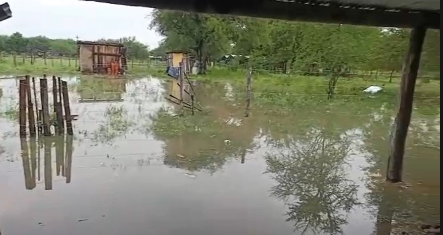 Inundaciones aíslan a comunidades del Chaco y dejan severas pérdidas productivas en General Bruguez