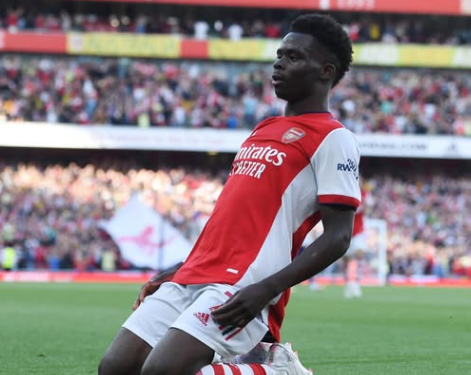 La fe que sostiene a Bukayo Saka dentro y fuera de la cancha