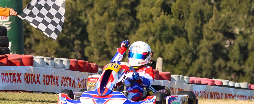 Sebastián Galeano lleva la bandera paraguaya al karting mundial en Bélgica