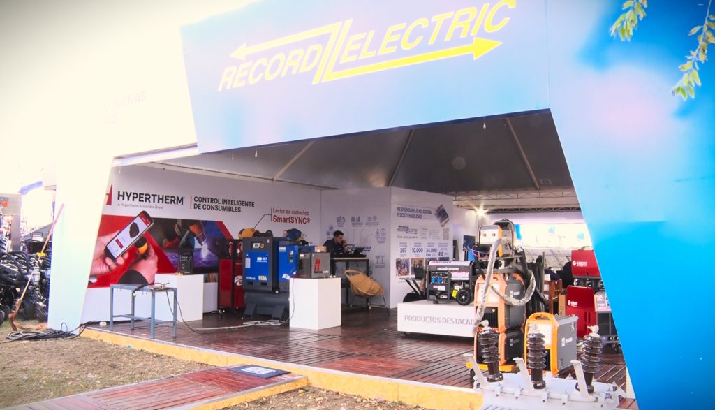 Récord Electric presenta soluciones para el productor desde la Expo Pioneros del Chaco Récord Electric presenta soluciones para el productor desde la Expo Pioneros del Chaco
