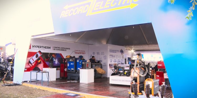 Récord Electric presenta soluciones para el productor desde la Expo Pioneros del Chaco Récord Electric presenta soluciones para el productor desde la Expo Pioneros del Chaco