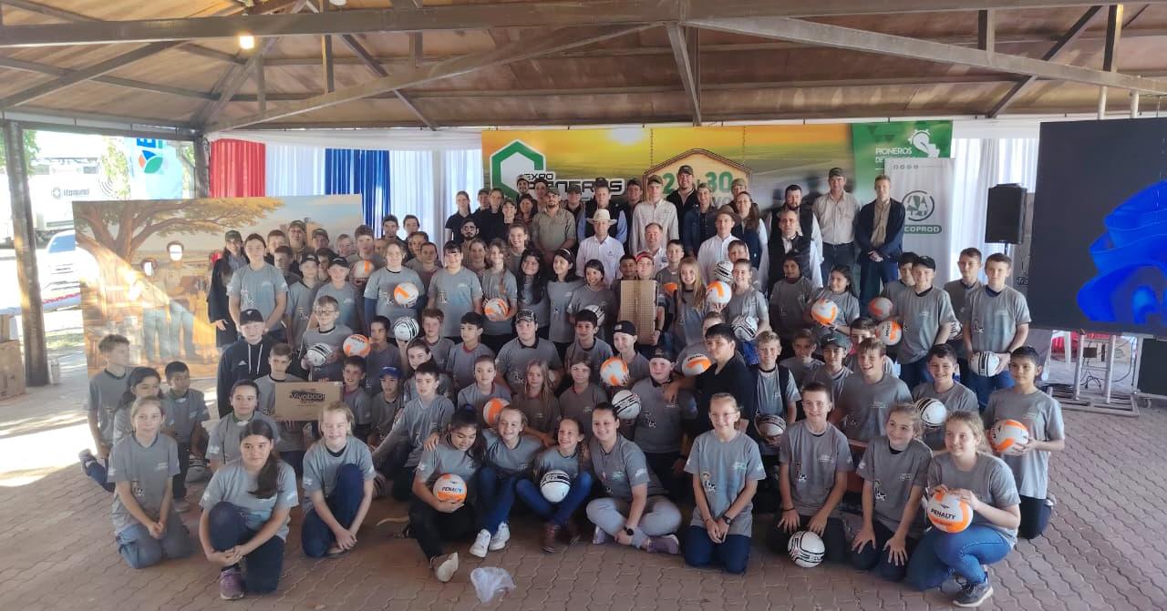 Boquerón premia talento joven en el certamen “futuro tambero” de la Expo Pioneros 2026