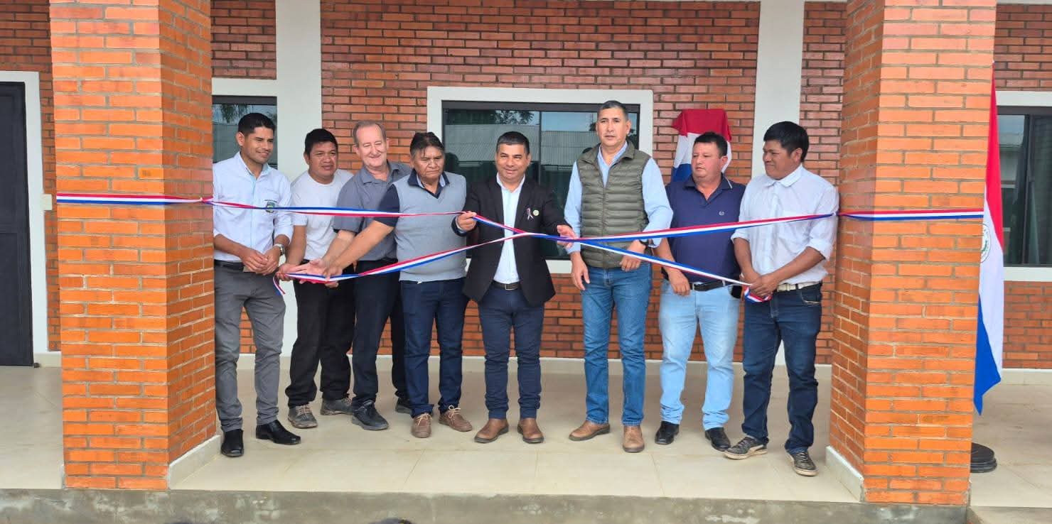 Boquerón impulsa el progreso de Casuarina con obras educativas y apoyo a la producción local