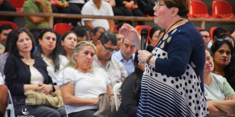 Capacitan a cerca de 500 docentes en Caazapá con enfoque en salud mental y educación digital