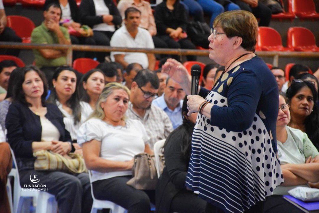Capacitan a cerca de 500 docentes en Caazapá con enfoque en salud mental y educación digital