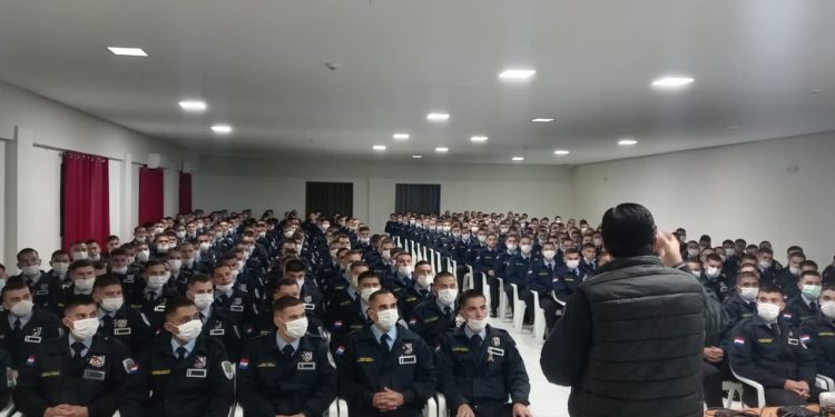 Más de 530 aspirantes de la Policía Nacional reciben capacitación integral en Villarrica Más de 530 aspirantes de la Policía Nacional reciben capacitación integral en Villarrica