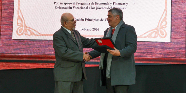 Fundación Principios de Vida y MEC realizaron jornada de capacitación y orientación vocacional Fundación Principios de Vida y MEC realizaron jornada de capacitación y orientación vocacional