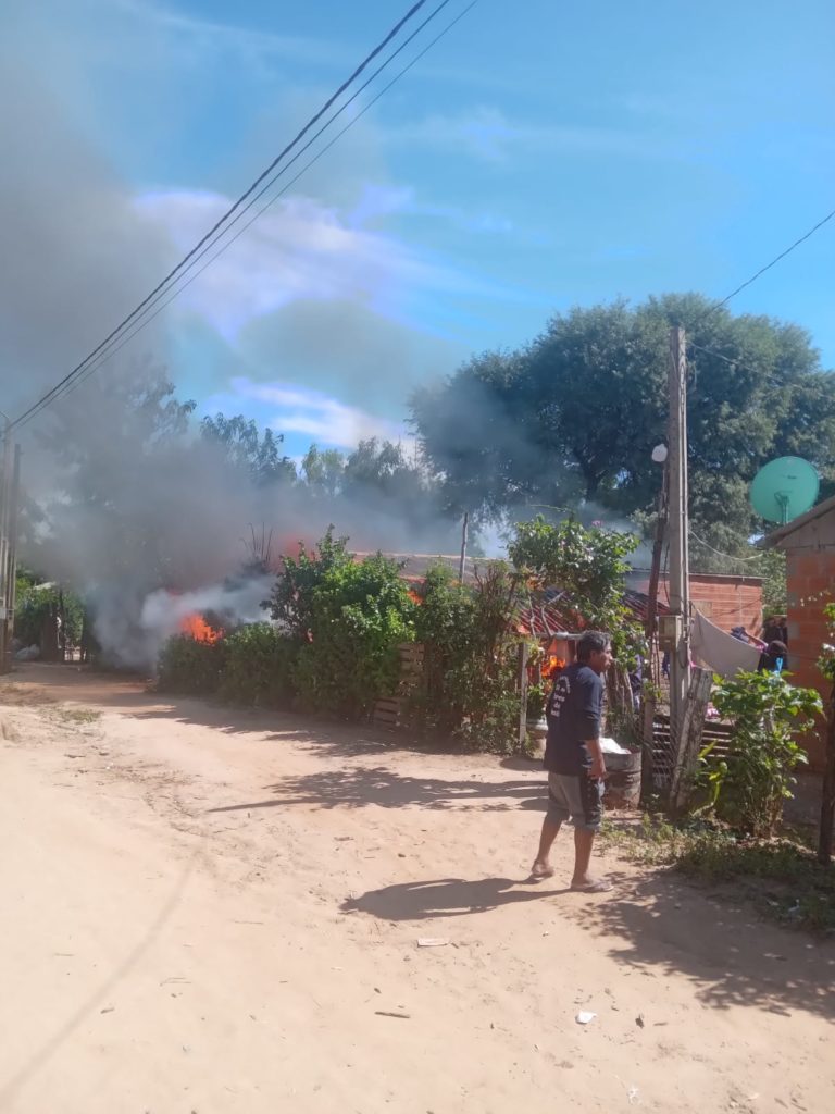 Cortocircuito provoca incendio, sin víctimas que lamentar, en vivienda de la comunidad Cacique Mayeto