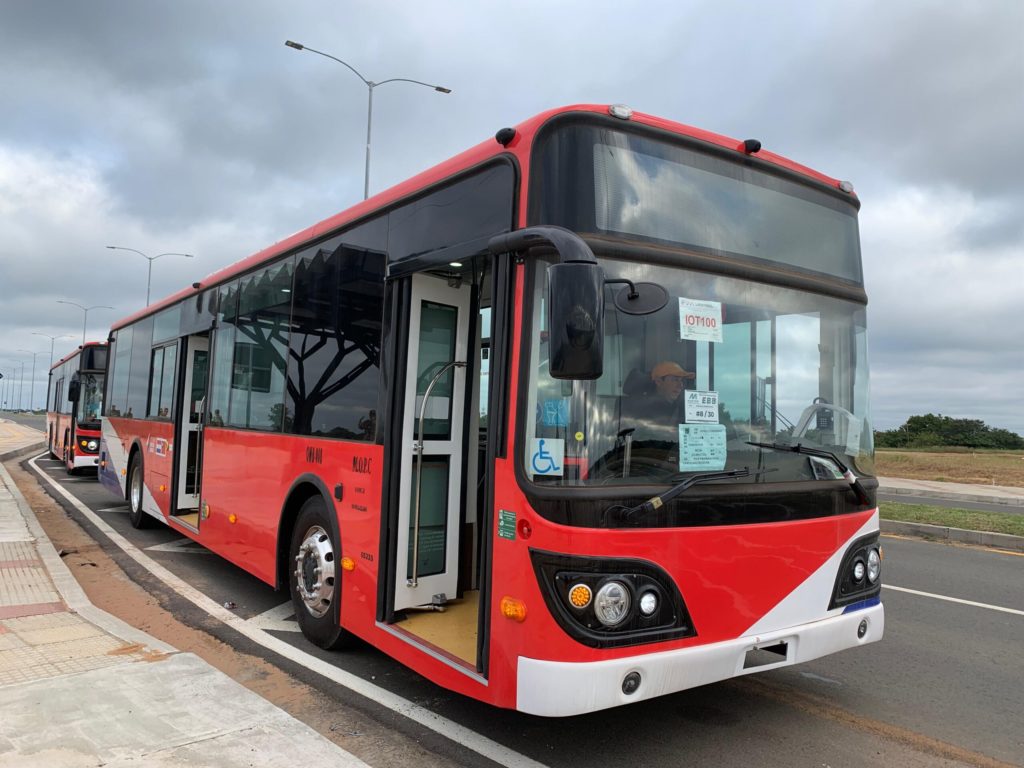 Peña anuncia licitación de nuevos buses en 30 días para modernizar el transporte público