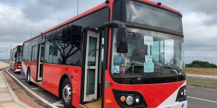 Peña anuncia licitación de nuevos buses en 30 días para modernizar el transporte público