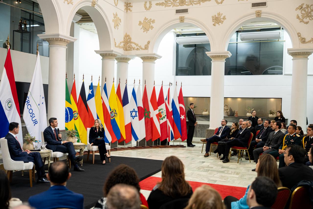 Peña presenta visión de política exterior y destaca el potencial estratégico del Paraguay