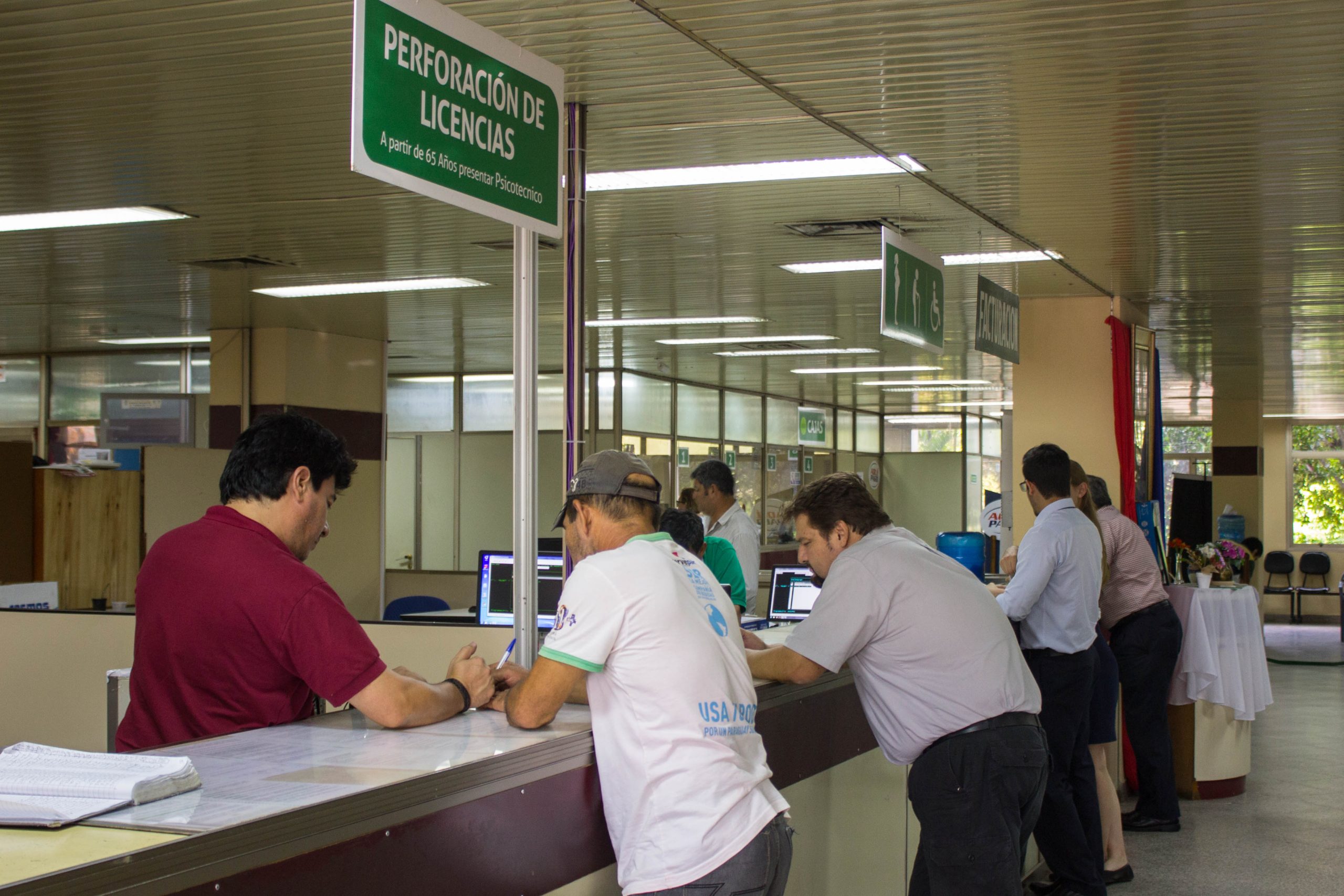 Conductores de Asunción tienen plazo hasta fin de mayo para revalidar licencias sin multas Conductores de Asunción tienen plazo hasta fin de mayo para revalidar licencias sin multas
