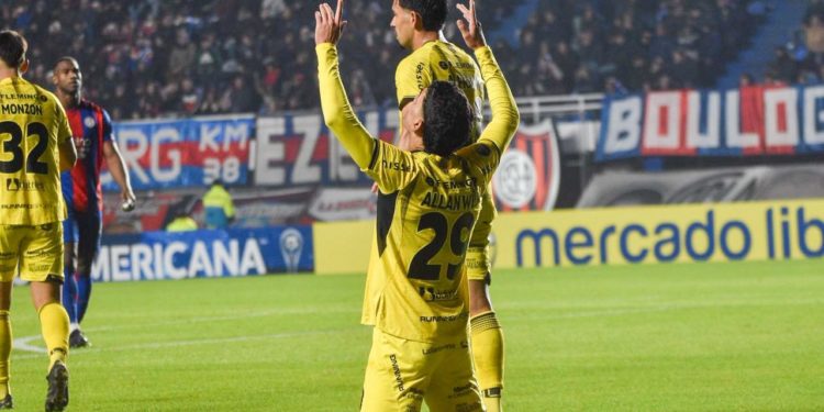 David contra Goliat: La histórica hazaña de Recoleta FC, forjada entre el sacrificio y la fe David contra Goliat: La histórica hazaña de Recoleta FC, forjada entre el sacrificio y la fe