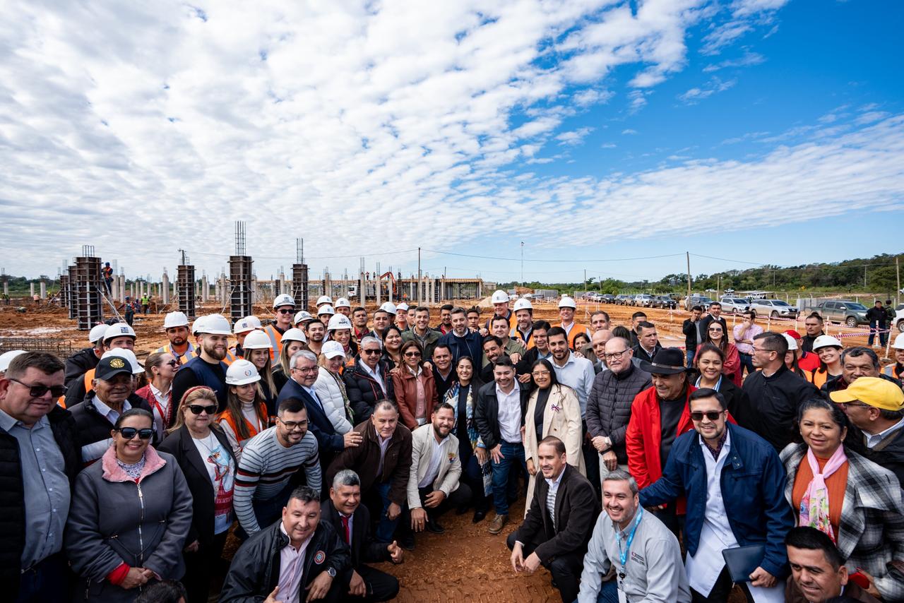 Peña verifica avance del futuro Hospital General de Concepción, el más moderno del norte del país