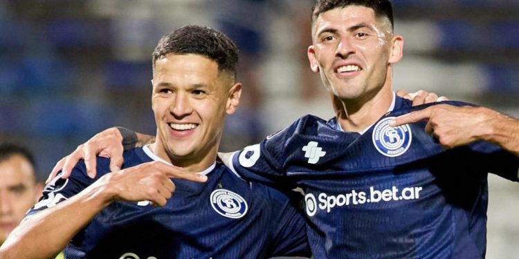 Alex Arce brilla con un triplete y pone a Independiente Rivadavia en la cima de la Libertadores