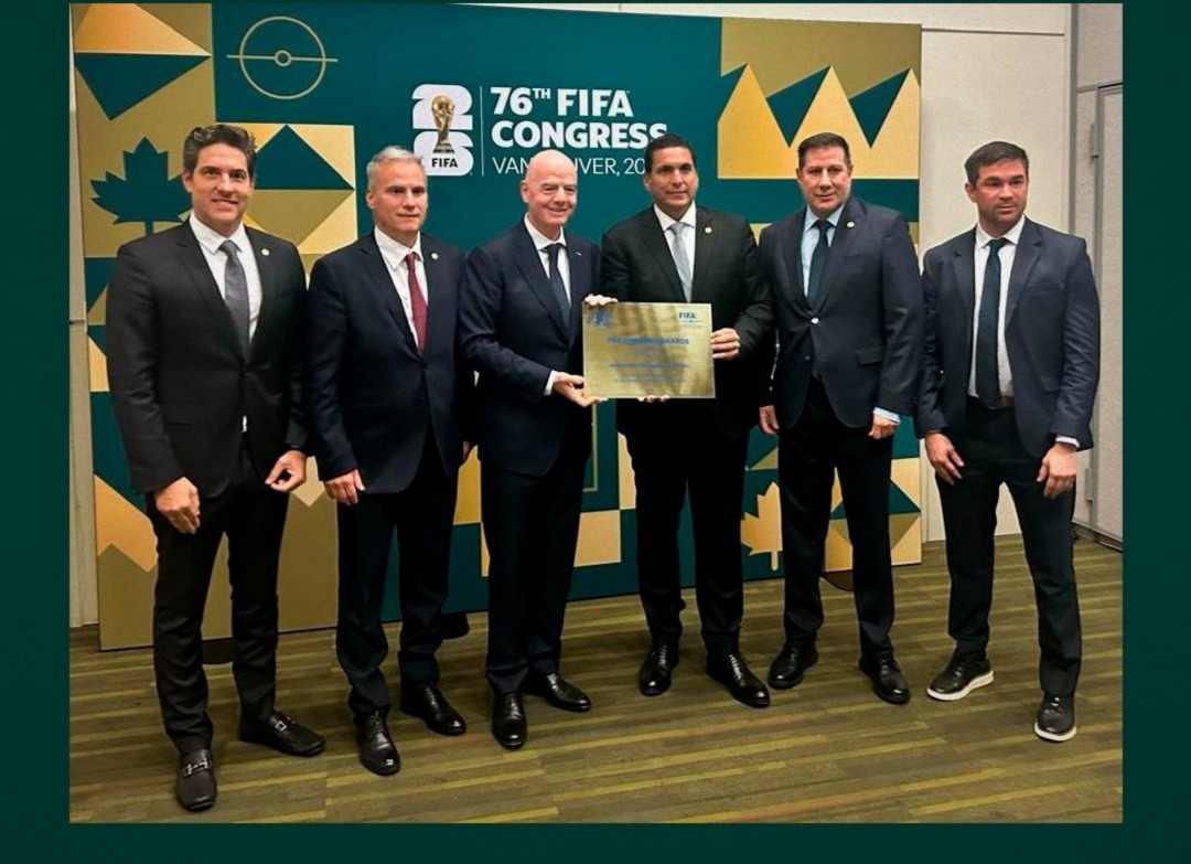 Histórico reconocimiento: La APF recibe el Premio Oro de la FIFA en Vancouver