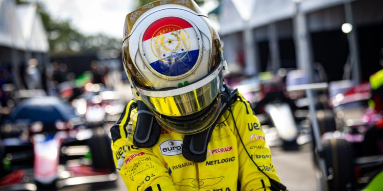 Joshua Duerksen suma en Miami: Un punto con sabor a poco tras una carrera estratégica accidentada