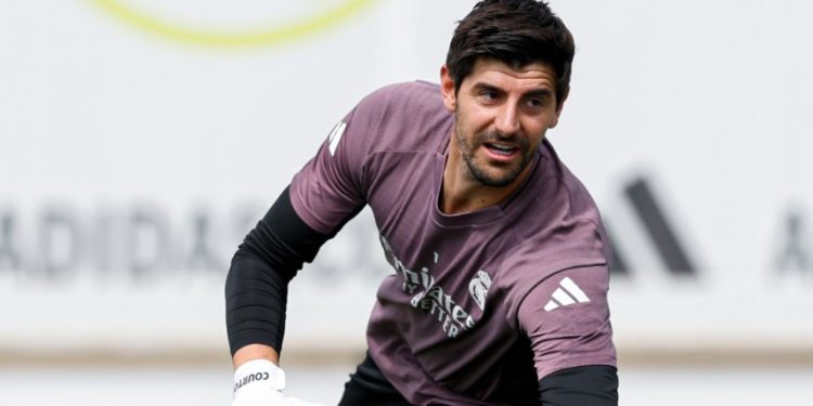 El muro blanco está de vuelta: Courtois se recupera a tiempo para blindar el arco en el Clásico