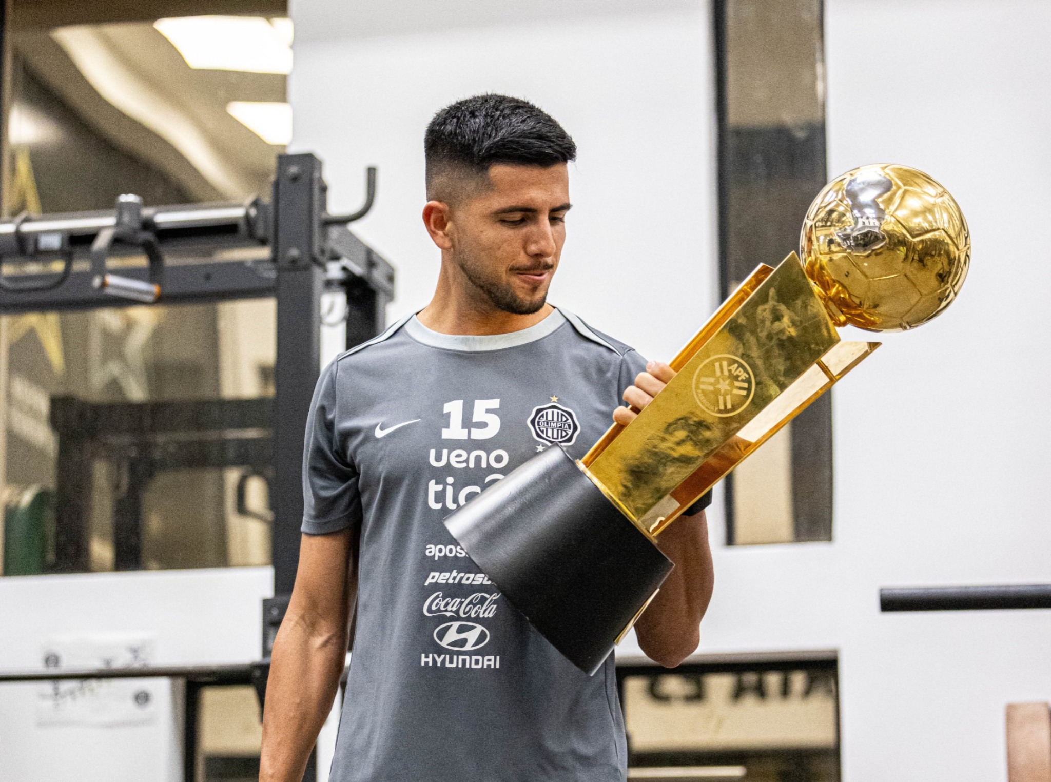 Olimpia no para los festejos y entrena con la Copa puesta en la mira internacional