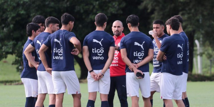 La Albirroja Sub 17 pone en marcha su preparacion para el torneo Canteras de America