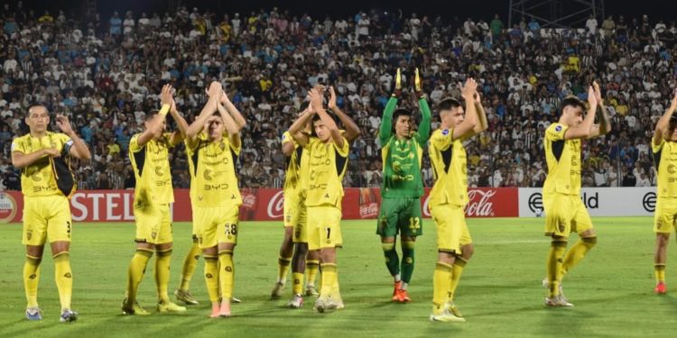 Historico empate de Recoleta ante el Santos de Neymar en una noche inolvidable para Pedro Juan Caballero