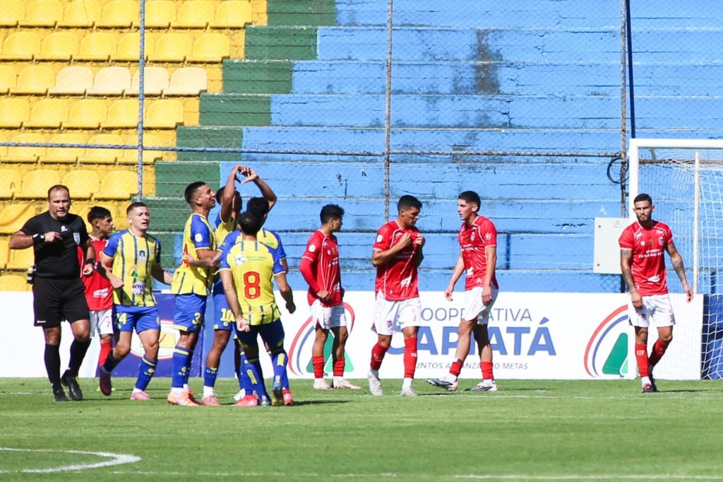 Mañana de festejos locales: Capiatá y Benjamín Aceval imponen su localía en la Intermedia