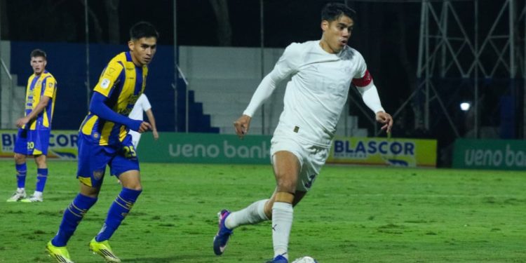 Espectáculo de goles en Itauguá: Libertad se impone a Luqueño en un duelo vibrante Espectáculo de goles en Itauguá: Libertad se impone a Luqueño en un duelo vibrante