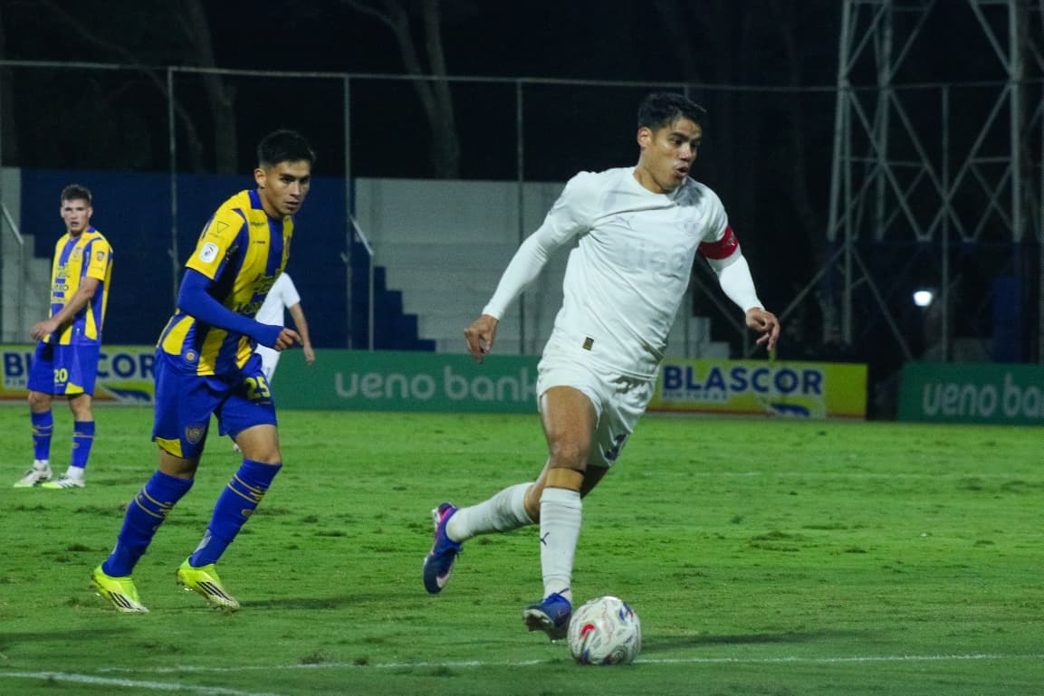Espectáculo de goles en Itauguá: Libertad se impone a Luqueño en un duelo vibrante