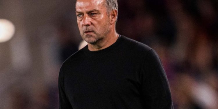 Hansi Flick asegura su continuidad en el Barcelona hasta 2028