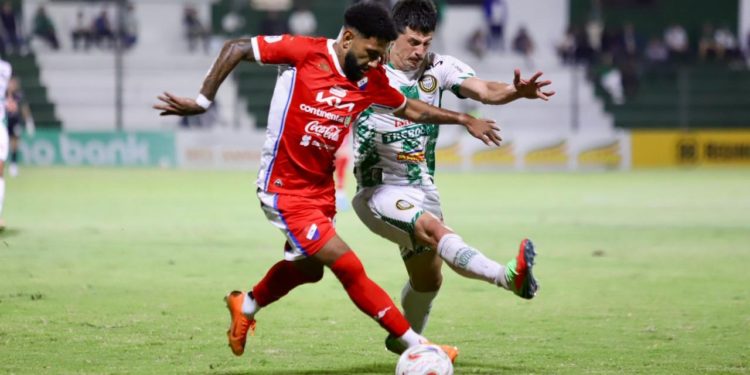 Empate heroico en Santísima Trinidad: Rubio Ñu resiste con nueve hombres y frena a Nacional en su pelea por el subcampeonato Empate heroico en Santísima Trinidad: Rubio Ñu resiste con nueve hombres y frena a Nacional en su pelea por el subcampeonato