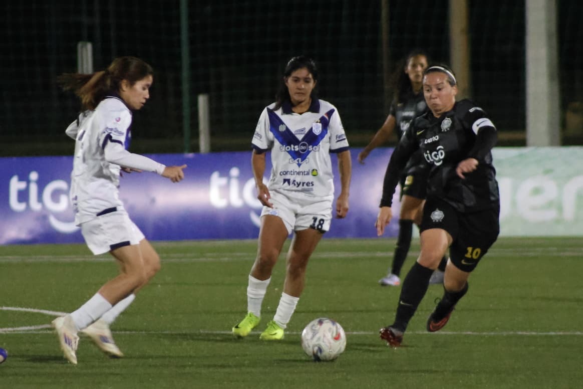 Goleada de escándalo y mucha acción: Sábado de alta intensidad en el CARDIF por el Campeonato Femenino Goleada de escándalo y mucha acción: Sábado de alta intensidad en el CARDIF por el Campeonato Femenino
