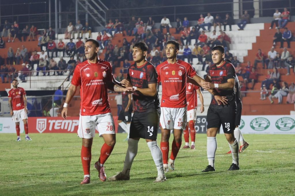 Empate en blanco en Juan León Mallorquín para cerrar la novena fecha de la Intermedia Empate en blanco en Juan León Mallorquín para cerrar la novena fecha de la Intermedia