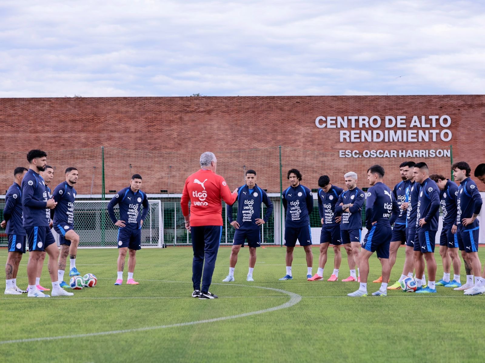 A un solo casillero de completarse el sueño: Mathías Villasanti es el último pasajero que espera Gustavo Alfaro en Ypané