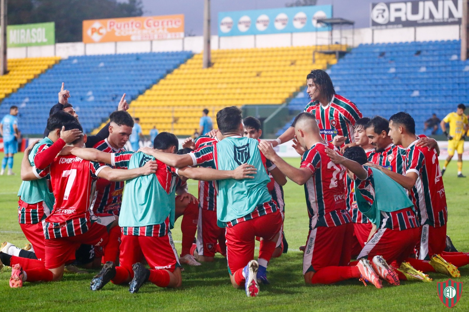 Lluvia de goles en Capiatá: Tembetary tumba a Benjamín Aceval en un vibrante duelo de la Intermedia Lluvia de goles en Capiatá: Tembetary tumba a Benjamín Aceval en un vibrante duelo de la Intermedia