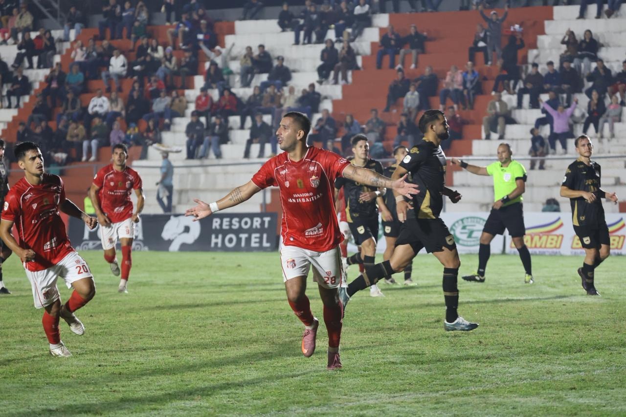 Fortaleza en Ka’arendy: General Caballero JLM impone su ley ante Paraguarí AC en un electrizante duelo de la Intermedia Fortaleza en Ka’arendy: General Caballero JLM impone su ley ante Paraguarí AC en un electrizante duelo de la Intermedia